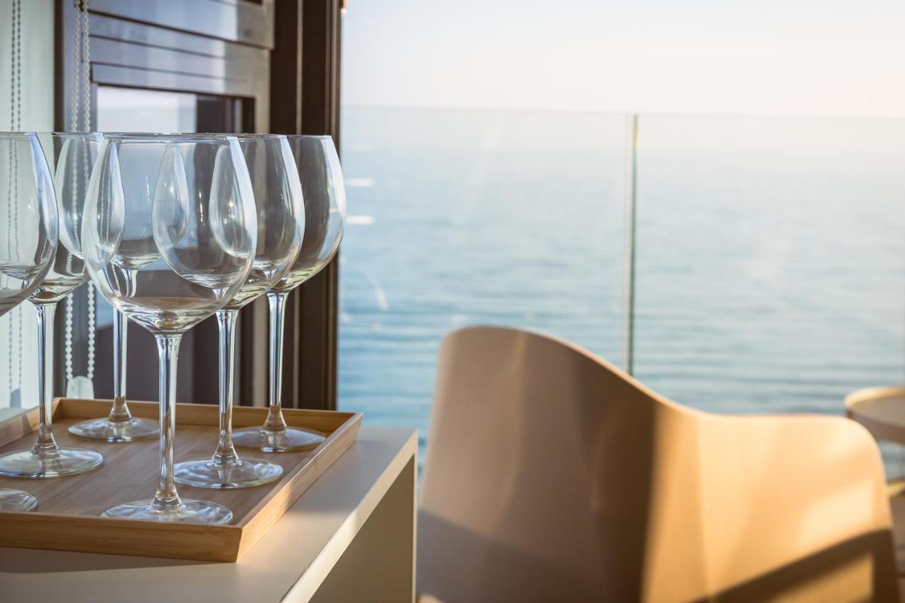 شقة Modern Sea Front Jacuzzi Blue Sky لقنت المظهر الخارجي الصورة