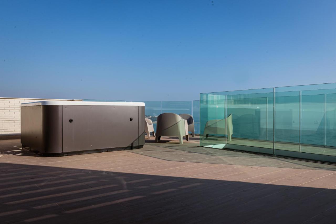 شقة Modern Sea Front Jacuzzi Blue Sky لقنت المظهر الخارجي الصورة
